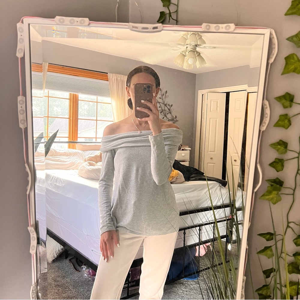 Off the shoulder Long sleeve sweater
